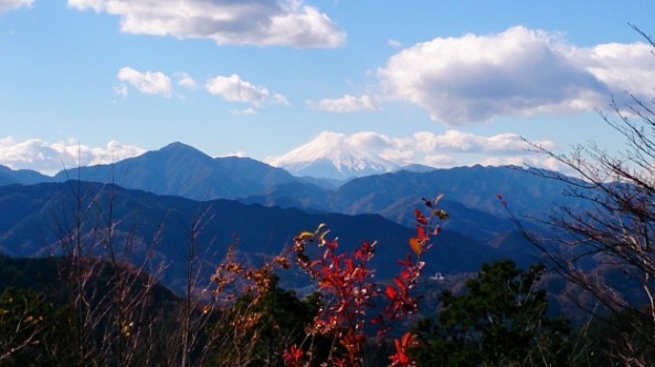 山頂からの秋の富士山